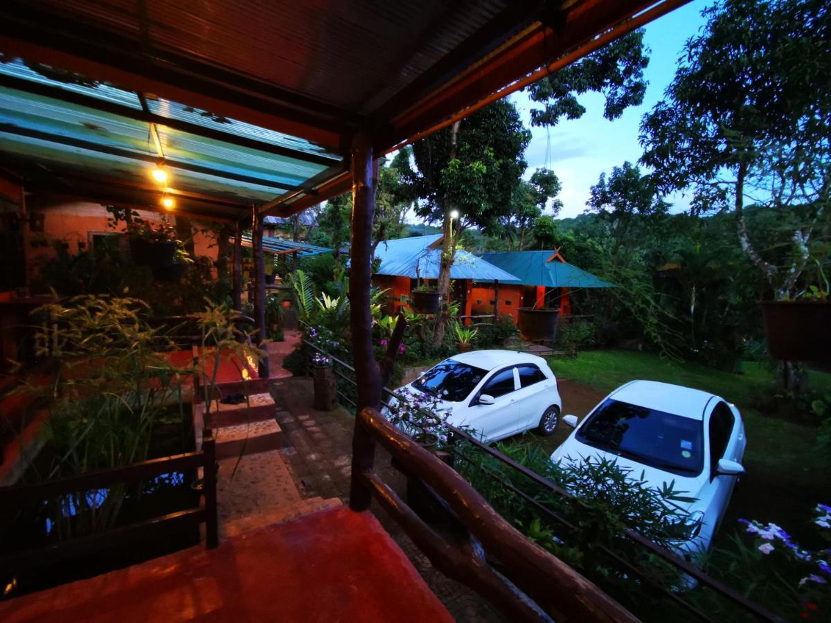 บ้านดินโฮมสเตย์ ปางอุ๋ง Ban Huai Makhuea Som Exterior foto